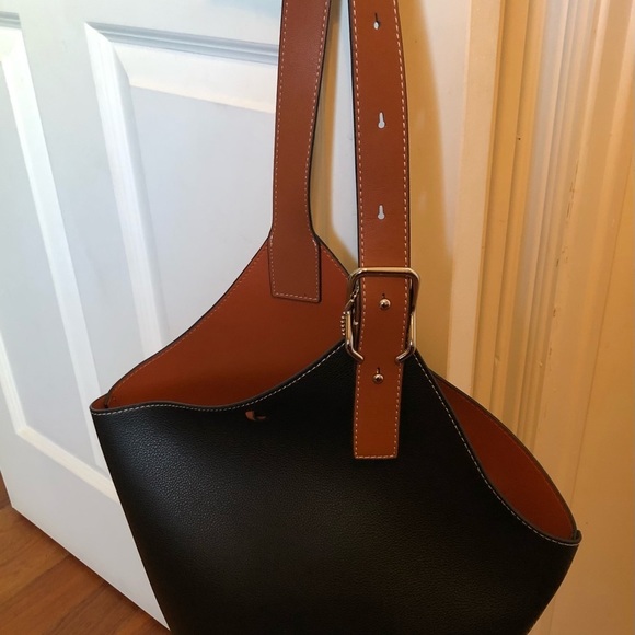 BORSETTA - Cholet Napa leather bucket bag. NW/OT! Internal phone slot. BEAUTIFUL - Picture 3 of 16